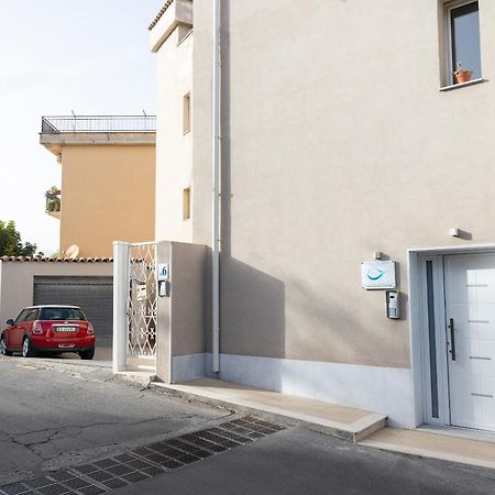 Perla Sul Mare Apartments Giardini Naxos Exterior photo